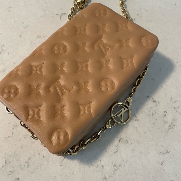 Louis Vuitton Pochette Coussin - Picture 5 of 5